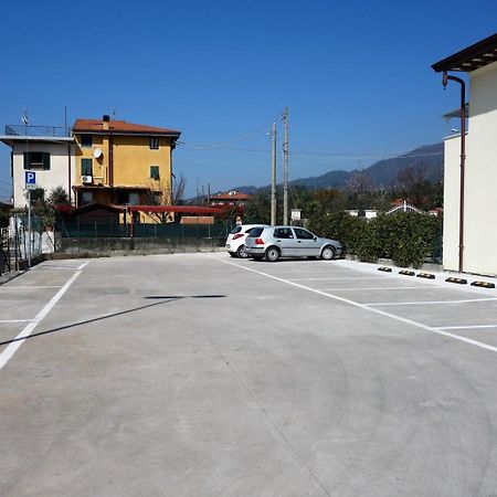 House Versilia Luca E Giada, 5 Chilometri Da Forte Dei Marmi! Dış mekan fotoğraf
